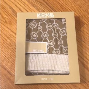 Michael kors scarf and hat gift set